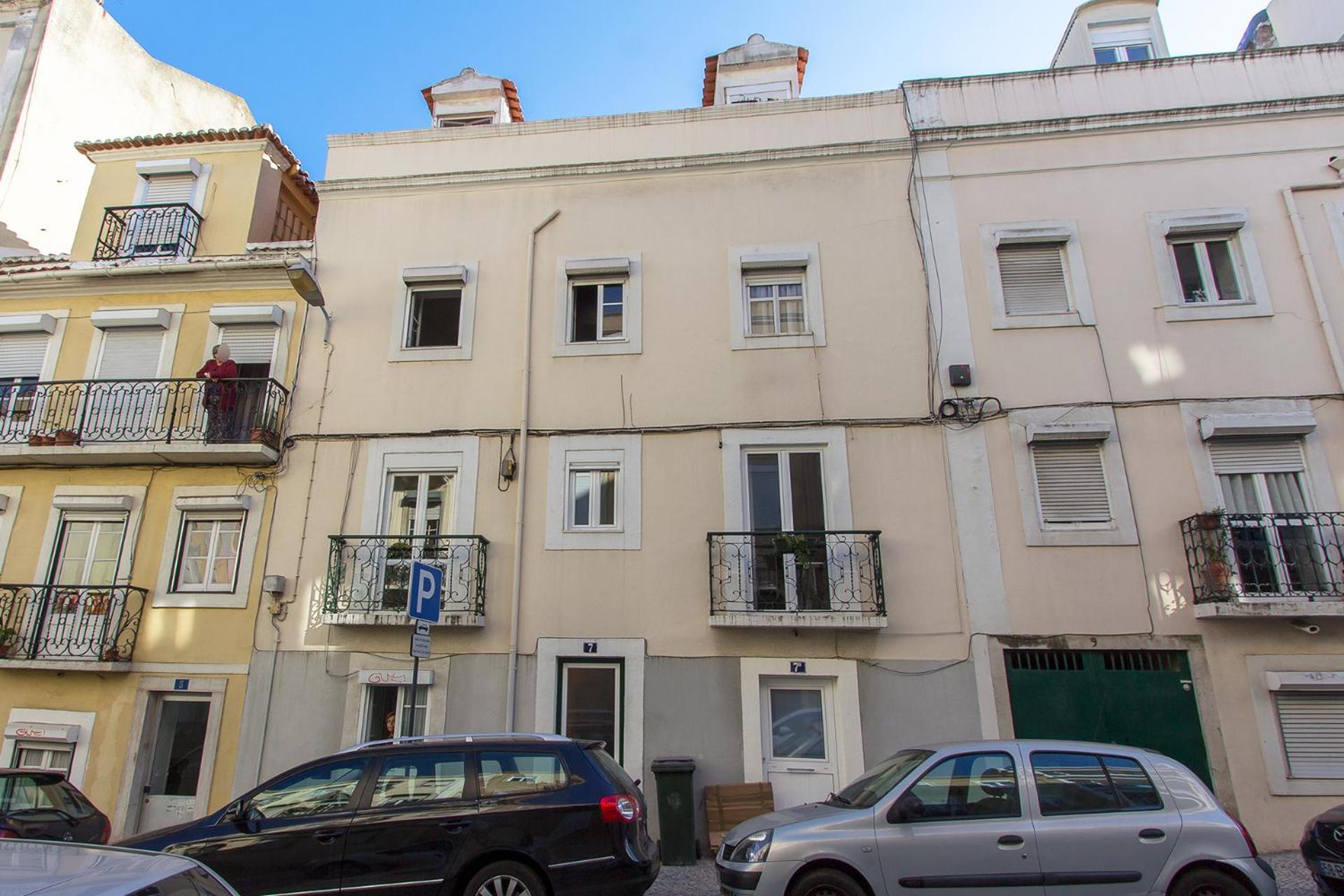 Typical Tailor Made Flat In Graca * Lisbon